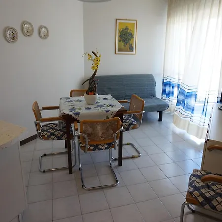 Residenza Cristallo * 利尼亚诺萨比亚多罗